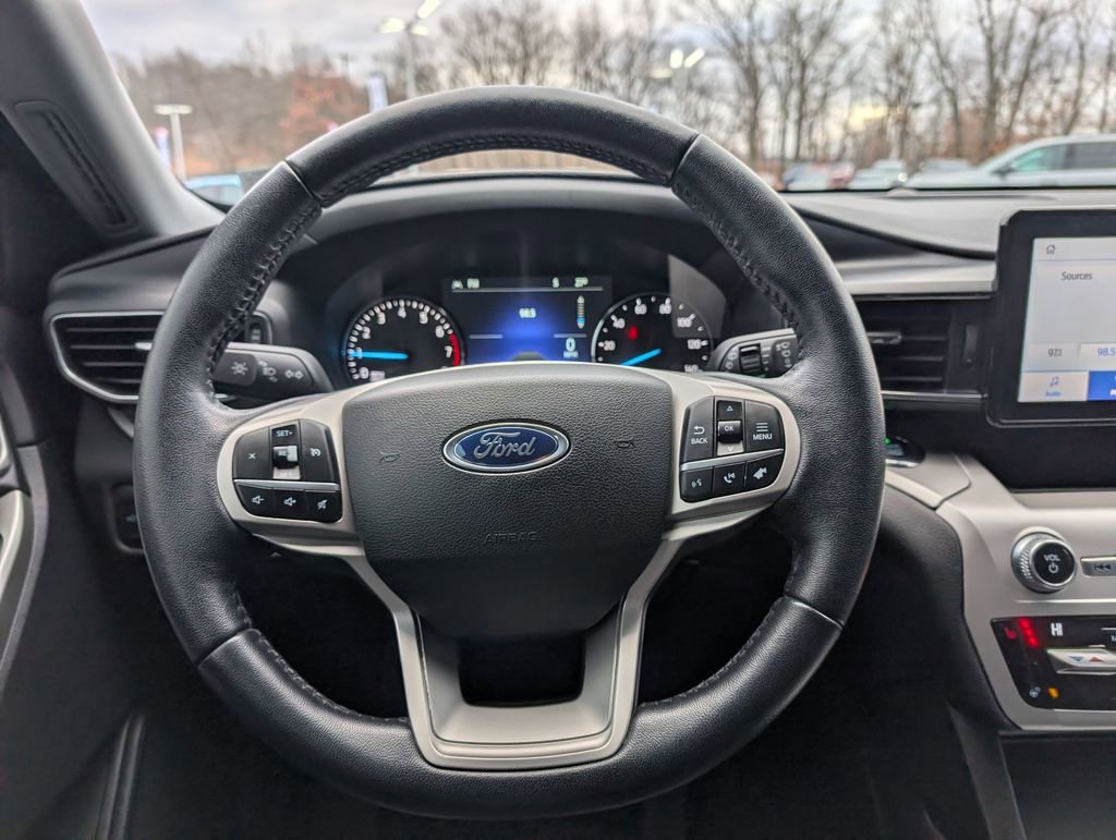 Used 2021 Ford Explorer XLT w/ Equipment Group 202A image 18