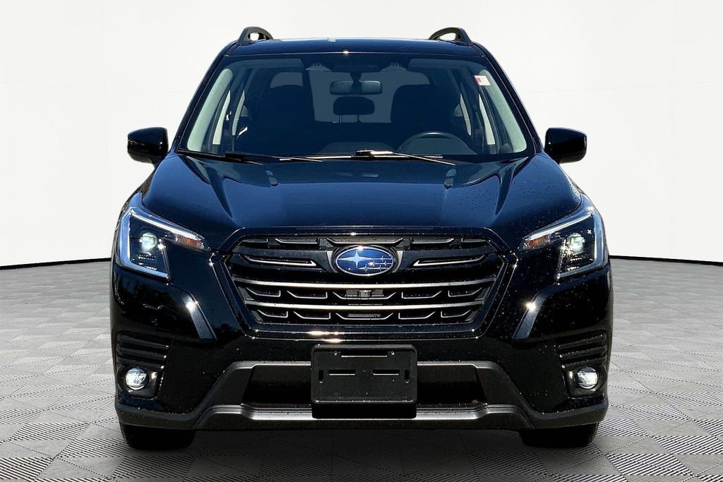 Used 2024 Subaru Forester Premium AWD/4WD image 2