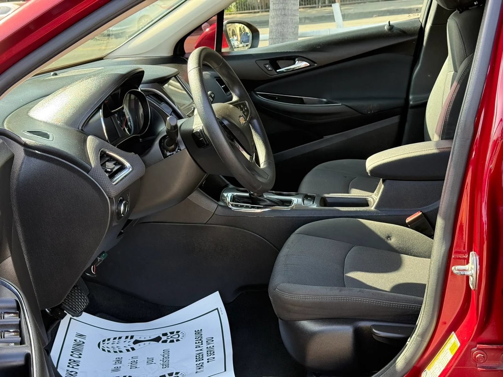 Used 2017 Chevrolet Cruze LT FWD image 15