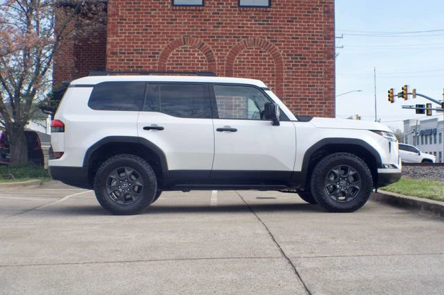 Used 2024 Lexus GX 550 image 4