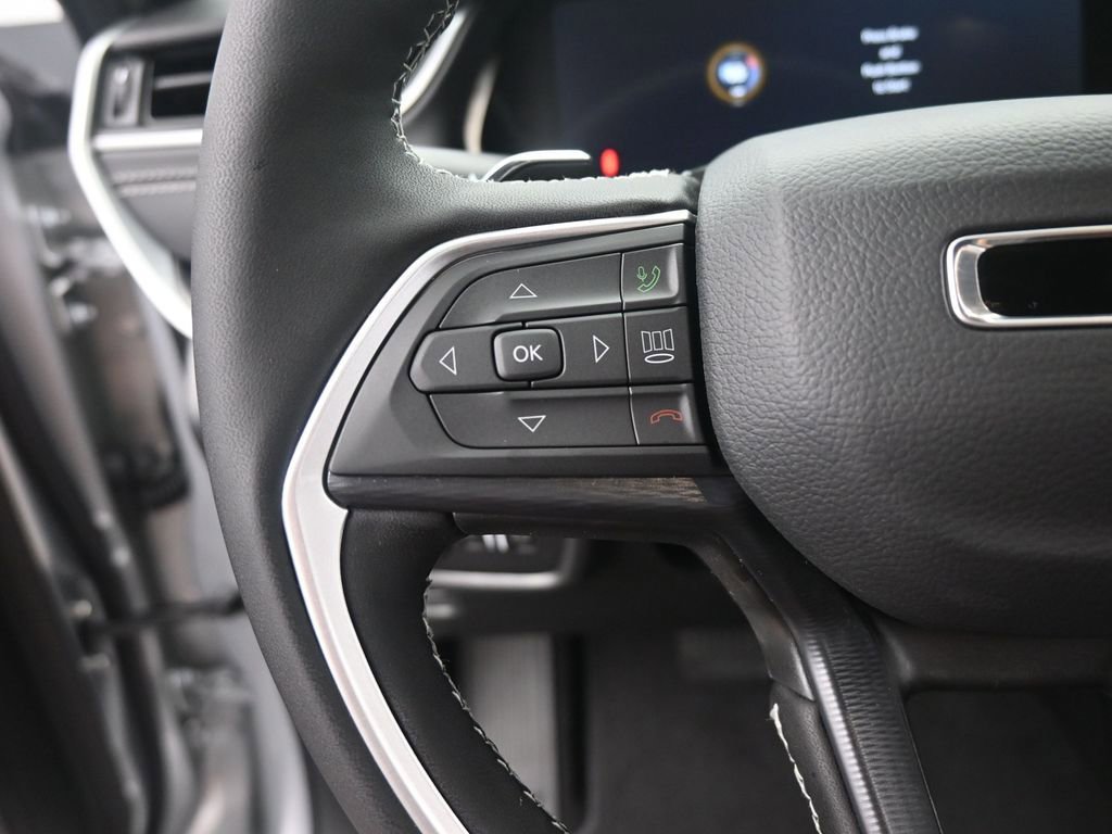 New 2025 Jeep Grand Cherokee L Laredo w/ Luxury Tech Group I image 33