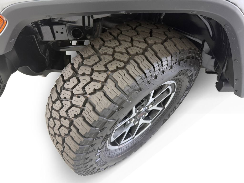 Used 2020 Jeep Gladiator Overland w/ Uconnect 4C Nav & Sound Group AWD/4WD image 9