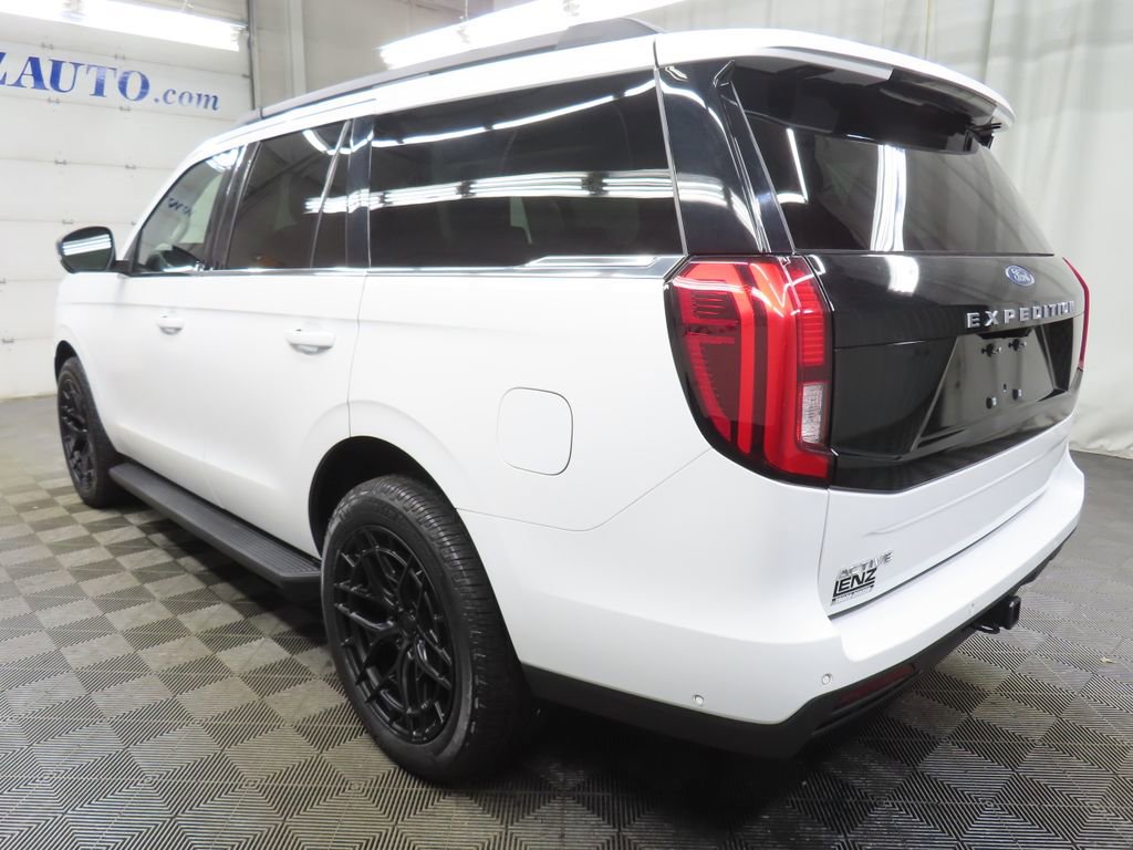 Used 2025 Ford Expedition Active AWD/4WD image 6