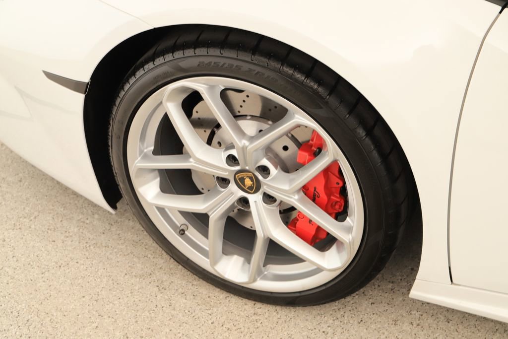 Used 2019 Lamborghini Huracan LP 580-2 image 40