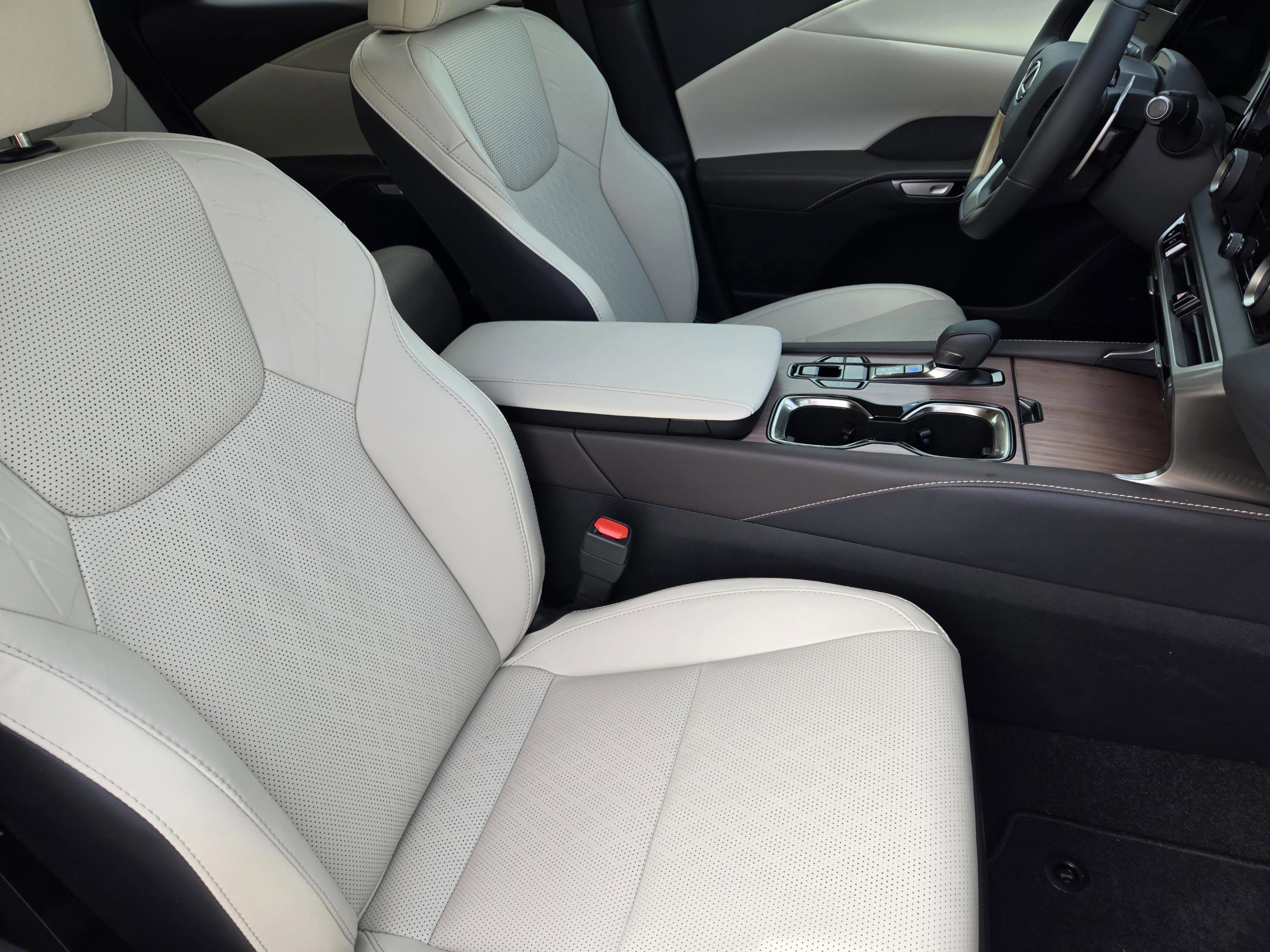 Used 2026 Lexus RX 350 w/ Convenience Package image 8