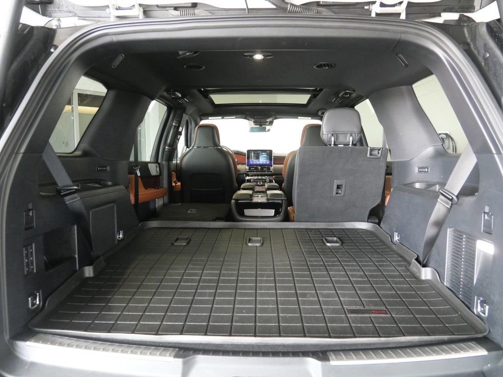 Used 2020 Lincoln Navigator Reserve w/ Luxury Package image 28