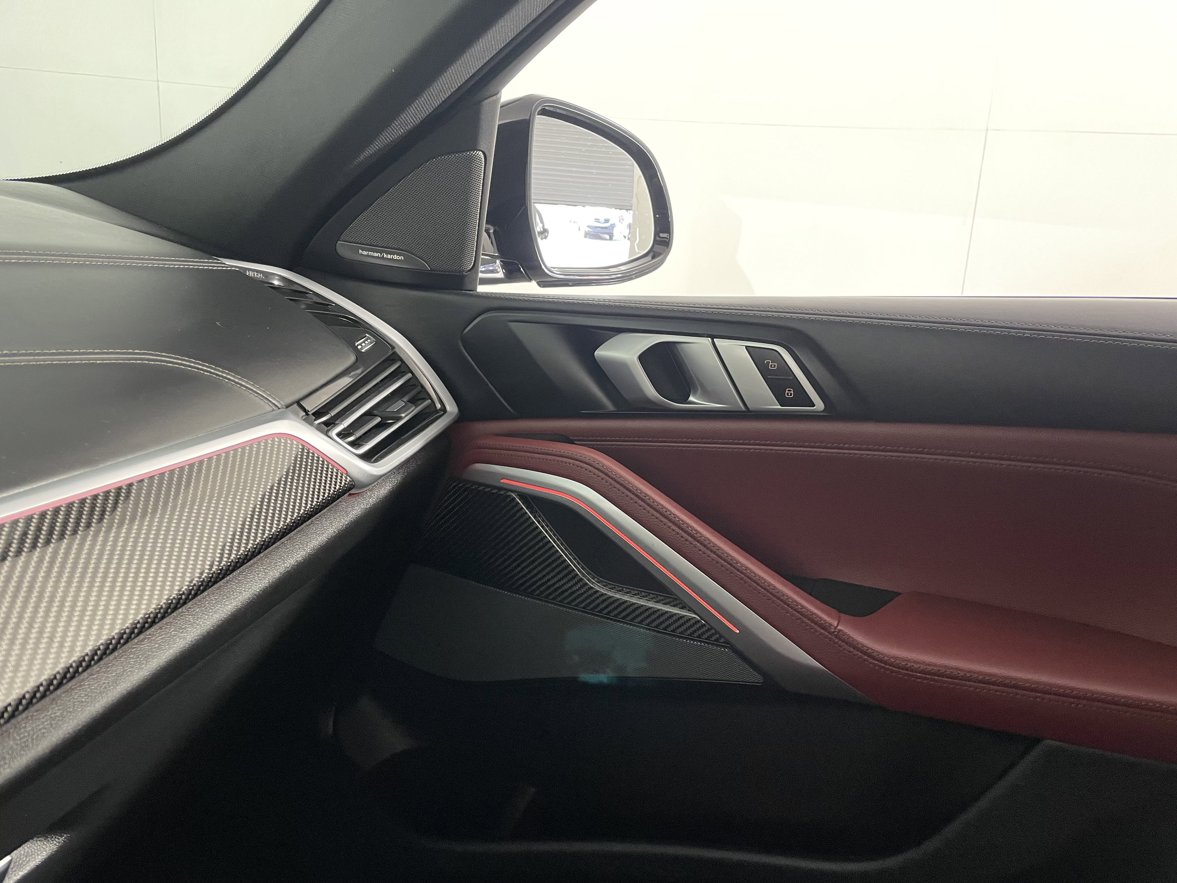 Used 2022 BMW X6 M50i w/ Executive Package image 12