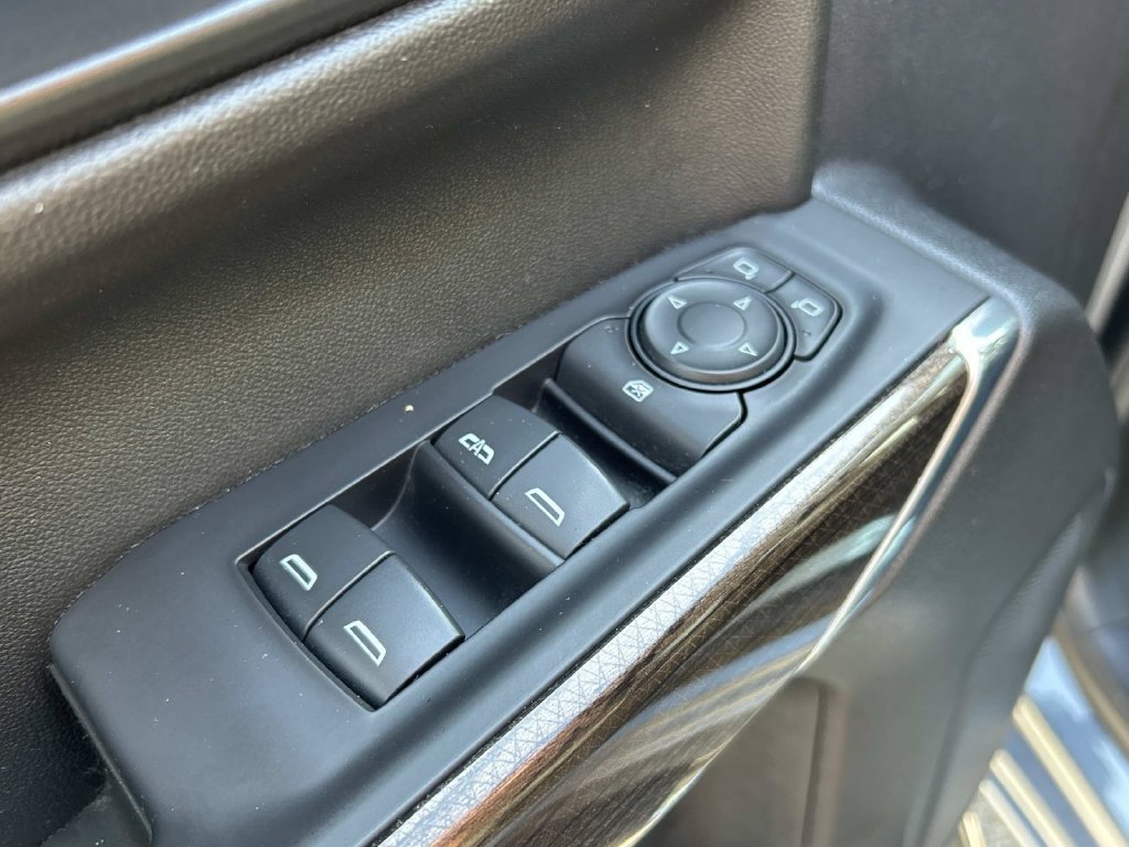 Used 2021 Chevrolet Silverado 1500 LT AWD/4WD image 15
