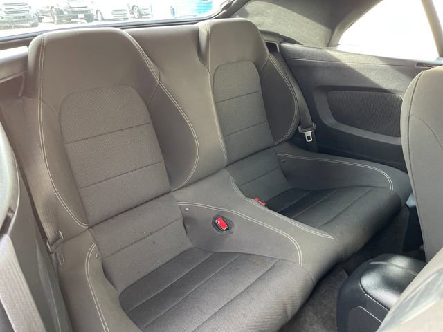 Used 2015 Ford Mustang Convertible w/ Equipment Group 051A RWD image 28