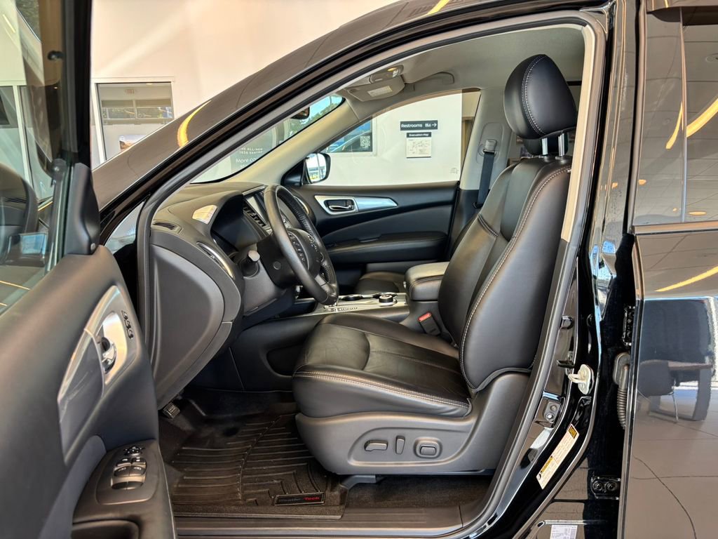 Used 2019 Nissan Pathfinder SL AWD/4WD image 15