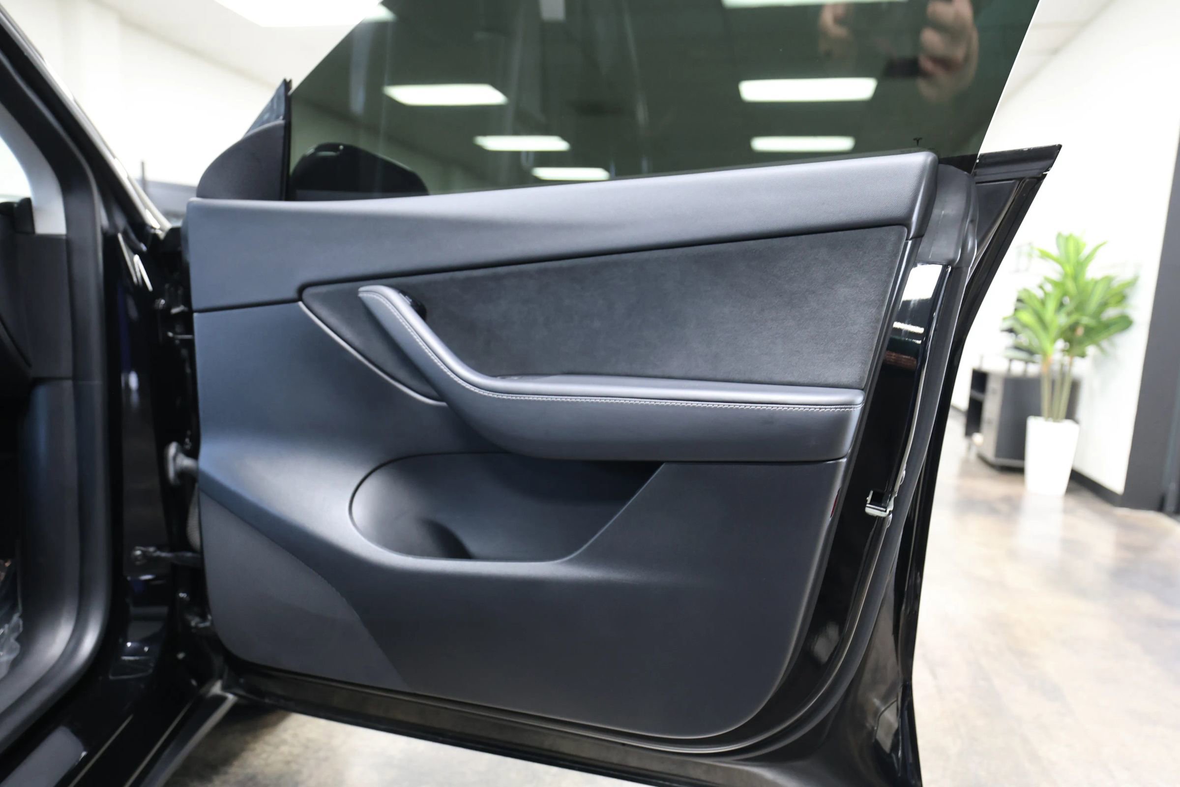 Used 2021 Tesla Model Y Long Range image 37