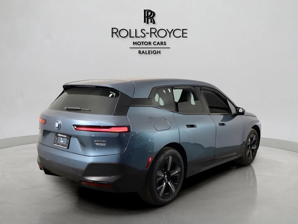 Used 2023 BMW iX xDrive50 AWD/4WD image 9