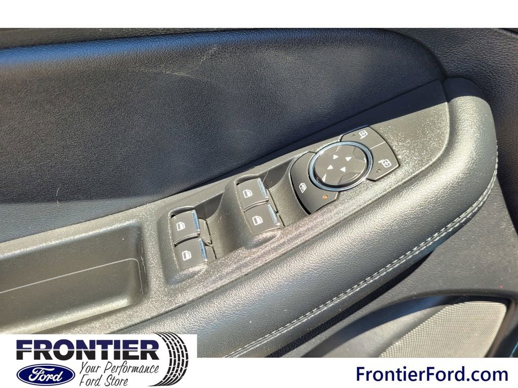 Used 2020 Ford Edge SE FWD image 22