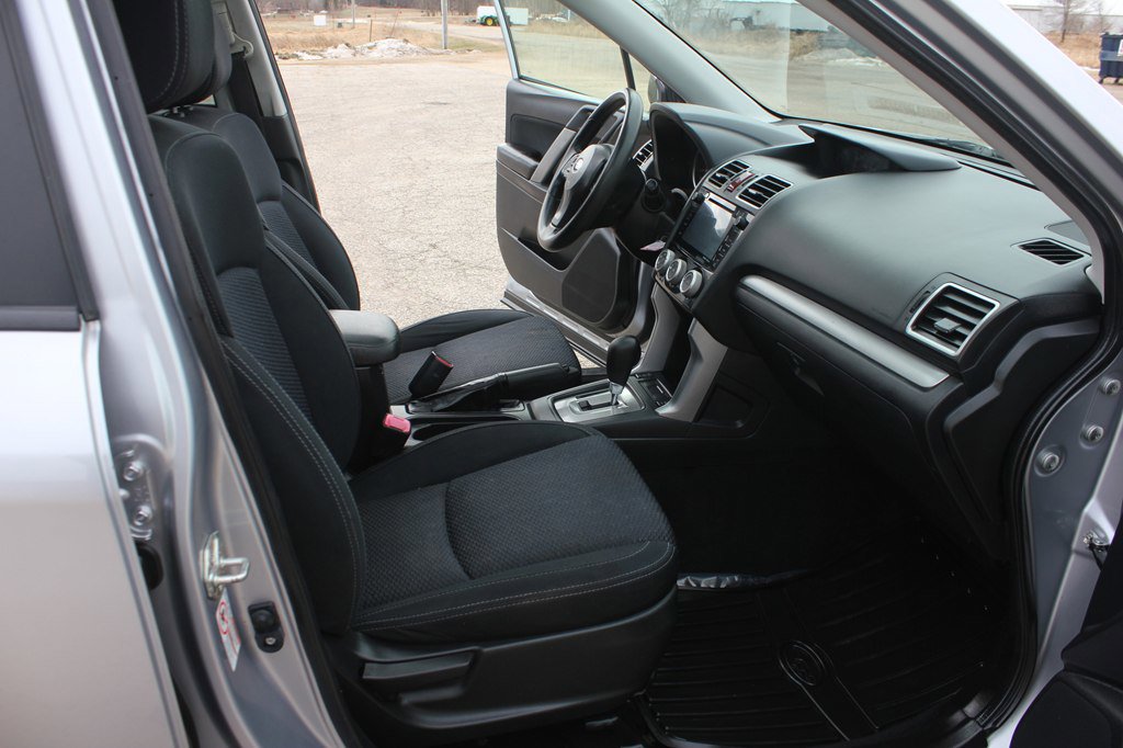 Used 2016 Subaru Forester 2.5i Premium w/ All-Weather Package AWD/4WD image 36