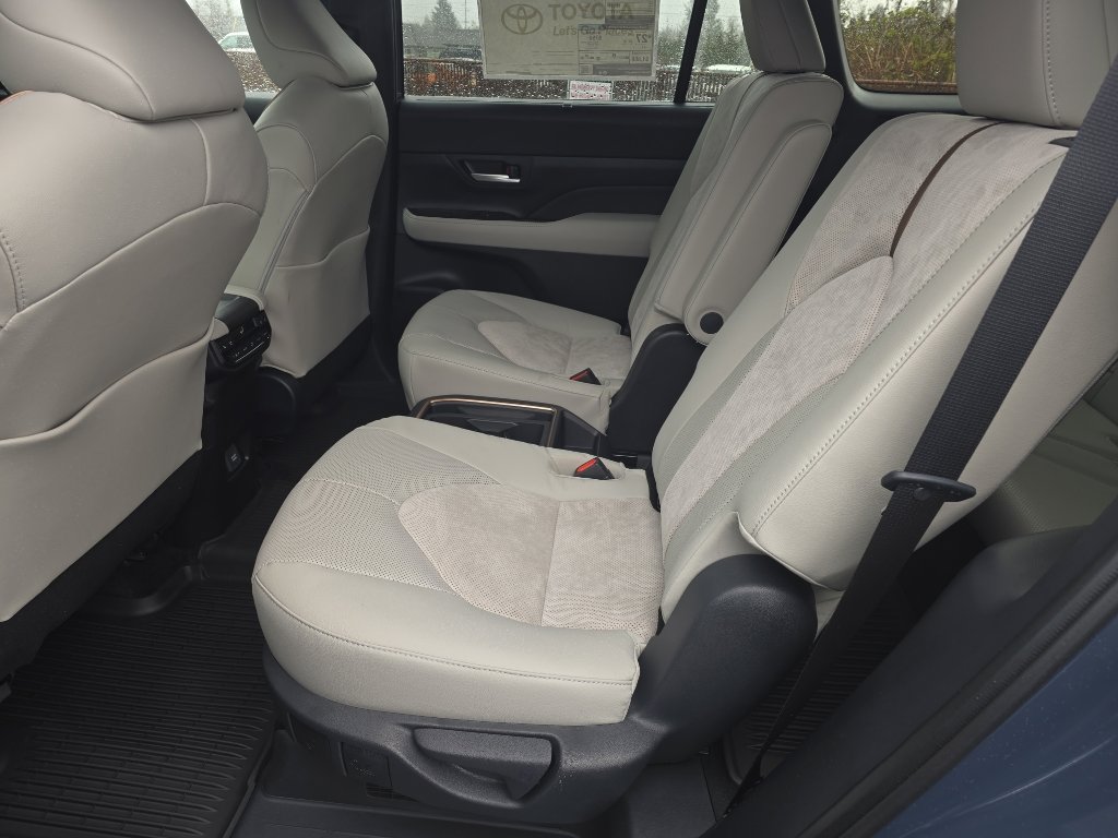 New 2026 Toyota Grand Highlander AWD Hybrid image 19