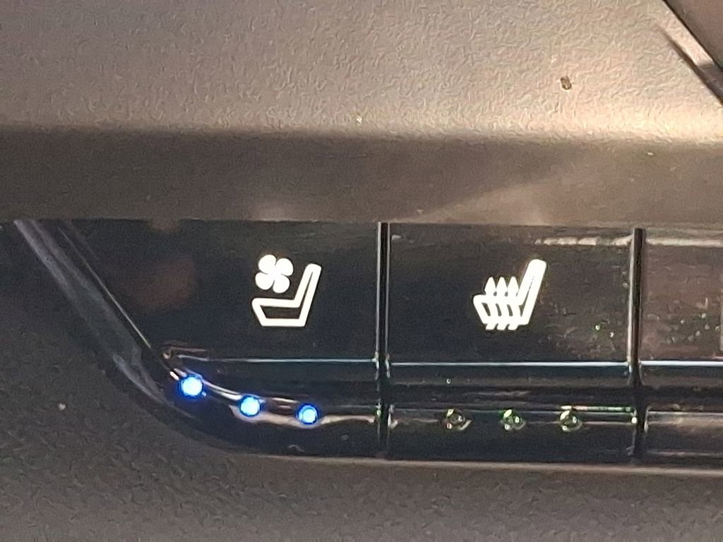 Used 2021 Chevrolet Camaro SS RWD image 22