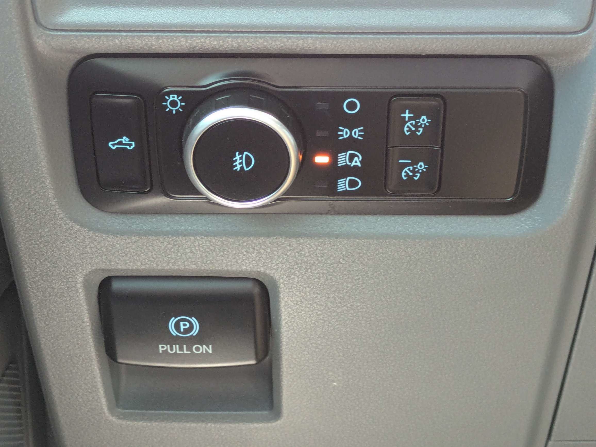 Used 2023 Ford F150 XLT AWD/4WD image 29