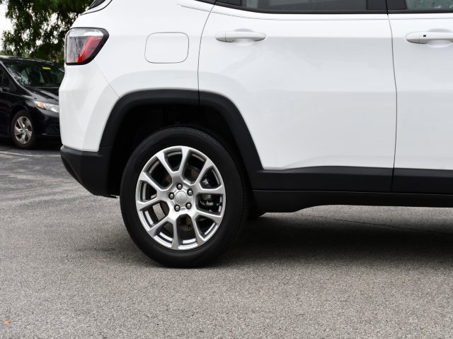 Used 2022 Jeep Compass Latitude image 10