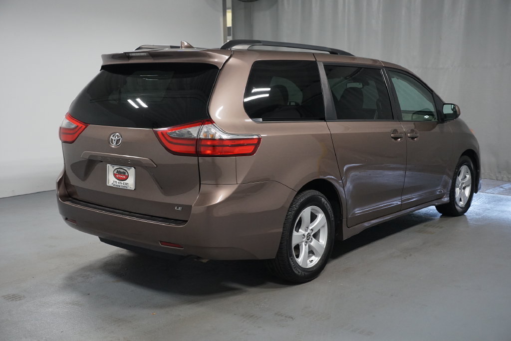 Certified 2020 Toyota Sienna LE FWD image 8