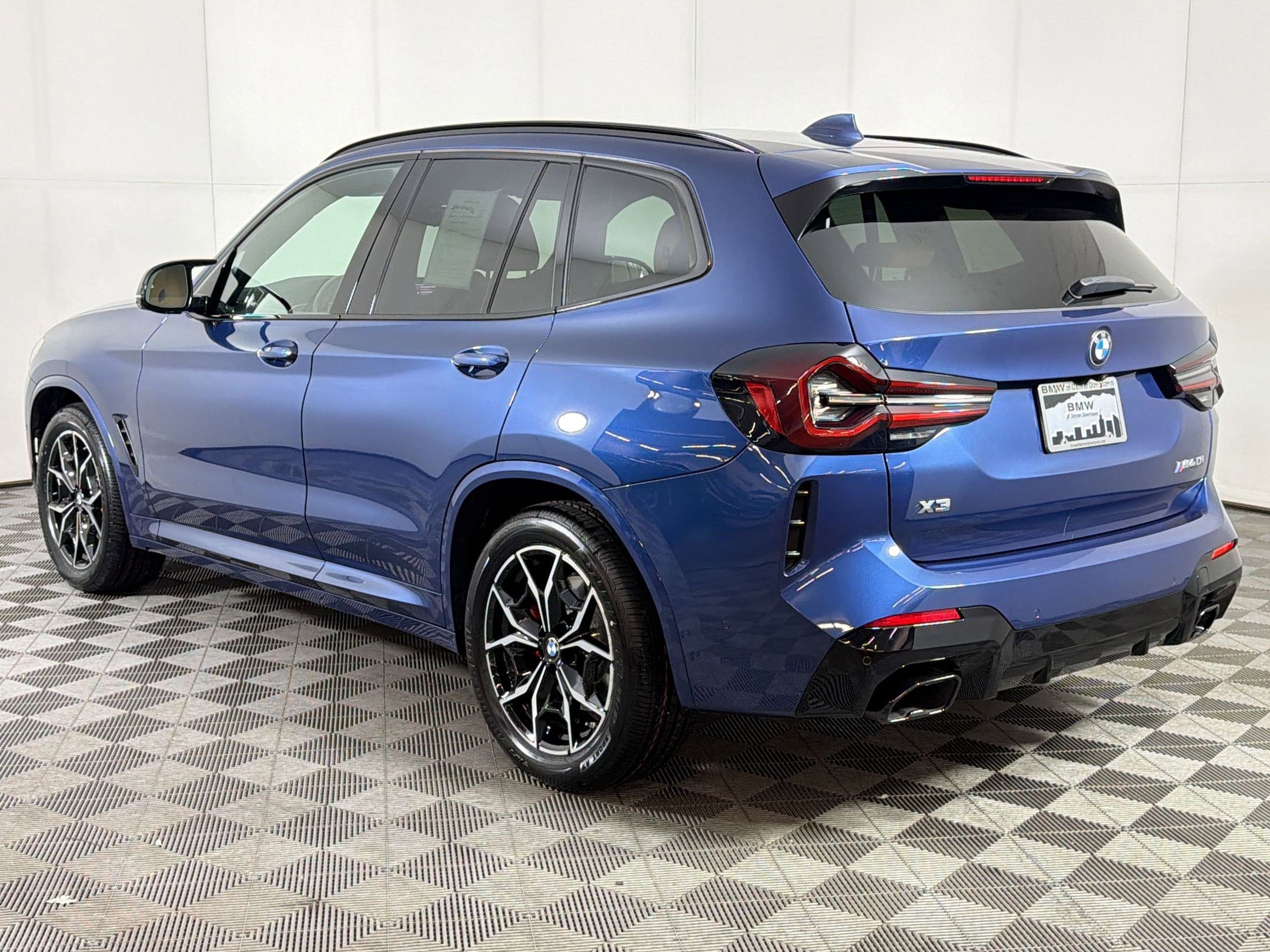 Certified 2024 BMW X3 M40i w/ Premium Package image 3