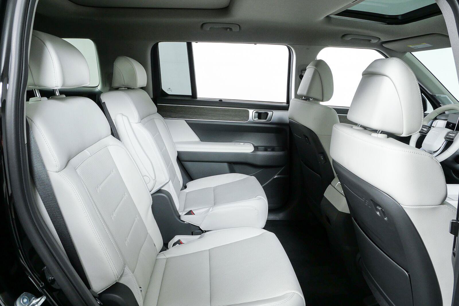 New 2026 Hyundai Santa Fe Limited FWD image 23
