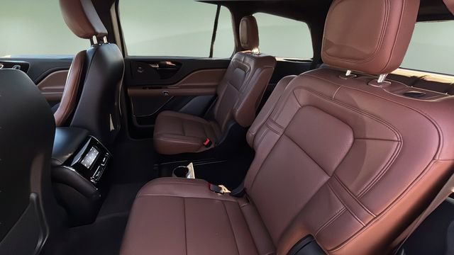 Used 2023 Lincoln Aviator Reserve w/ Equipment Group 201A image 20