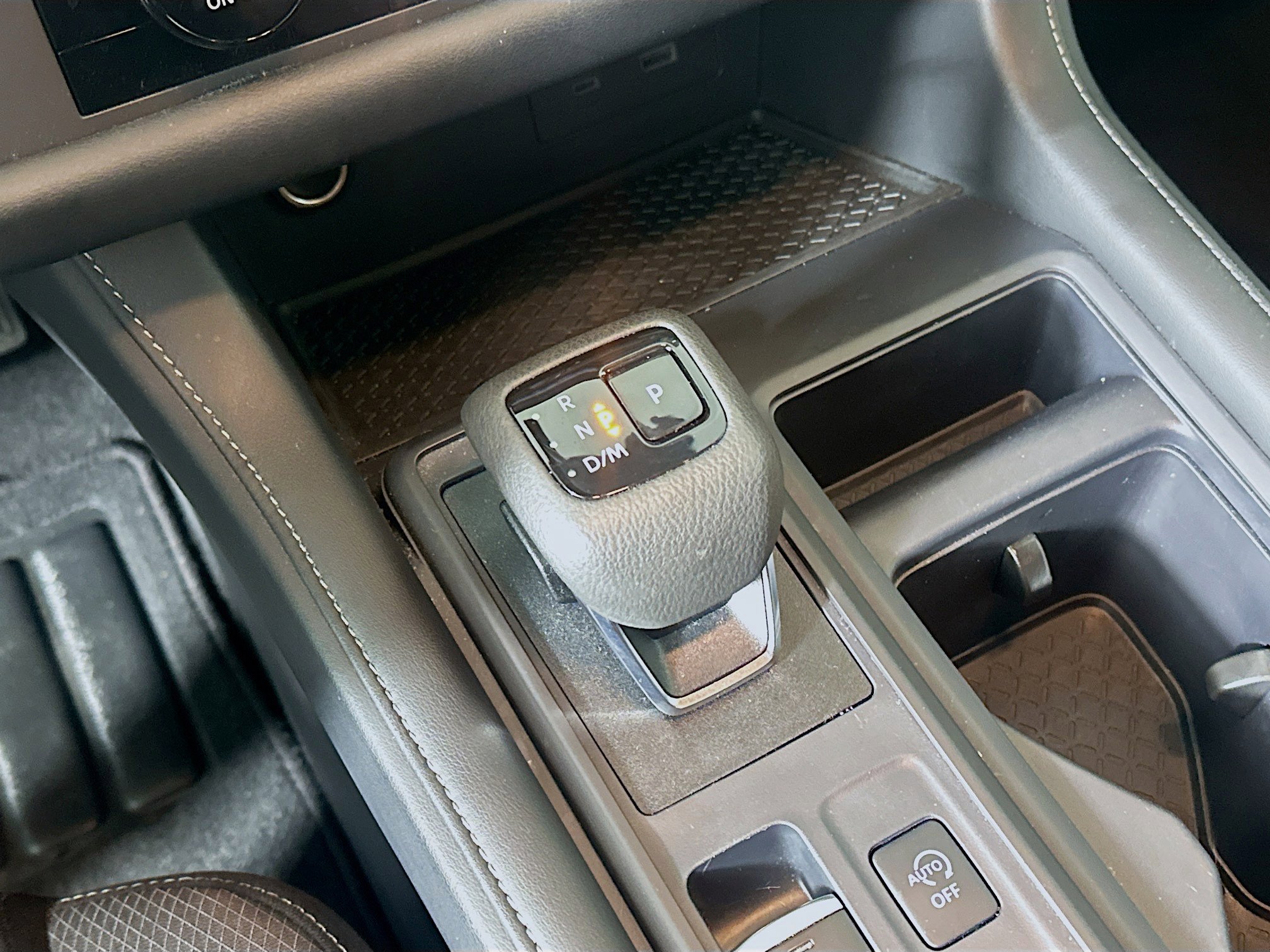 Used 2024 Nissan Pathfinder S image 24