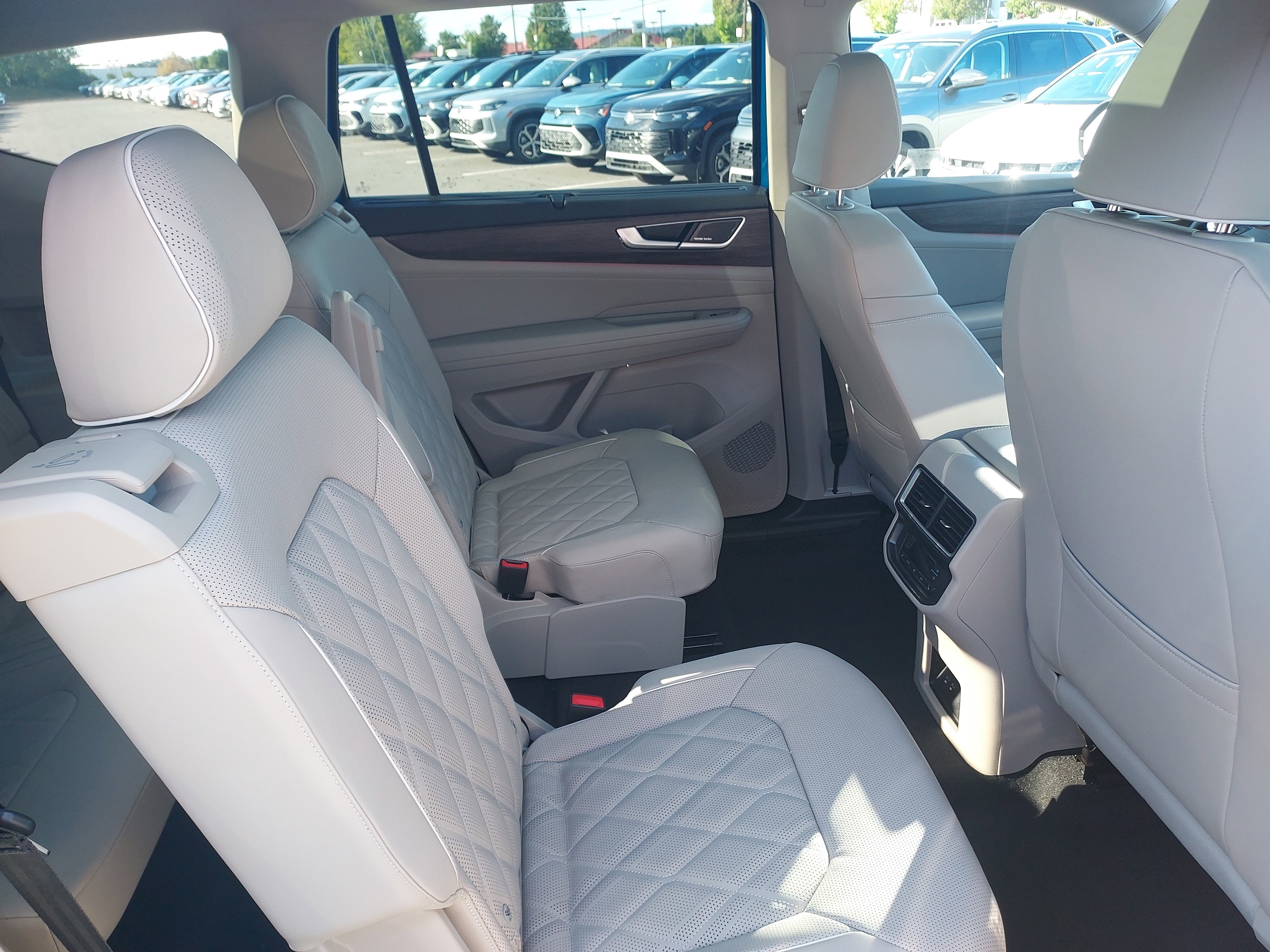 New 2026 Volkswagen Atlas SEL Premium R-Line image 24