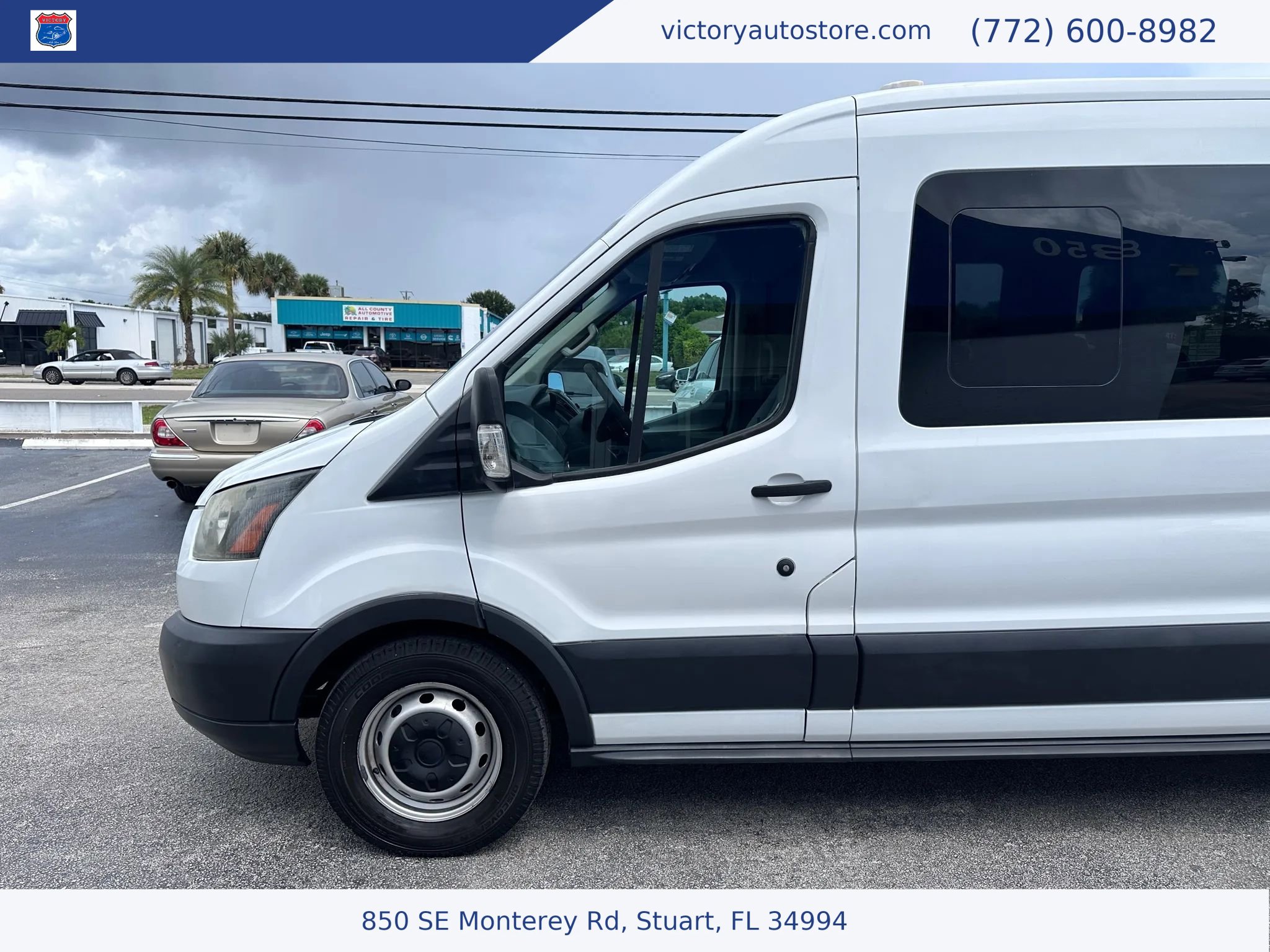 Used 2017 Ford Transit 350 XL RWD image 4
