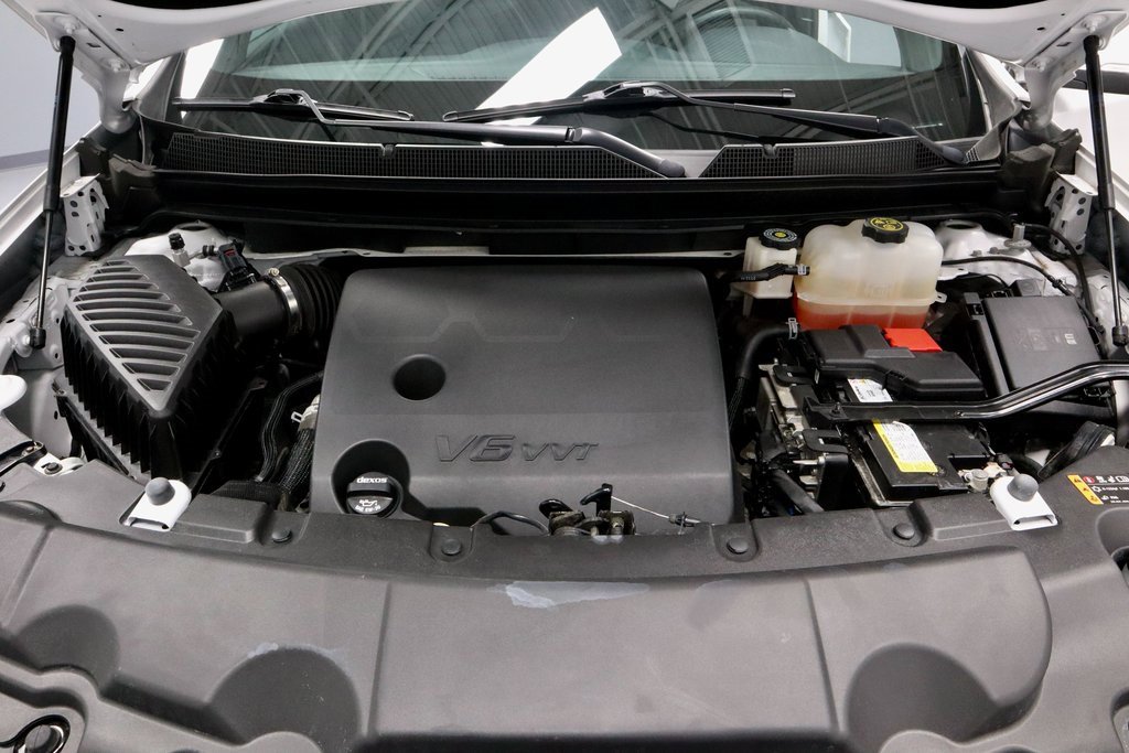 Used 2023 Chevrolet Traverse LT image 16