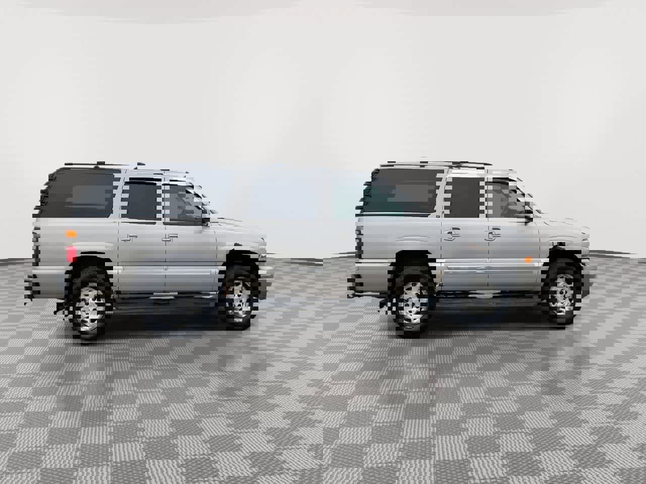 Used 2005 Chevrolet Suburban LT w/ Preferred Equipment Group image 9