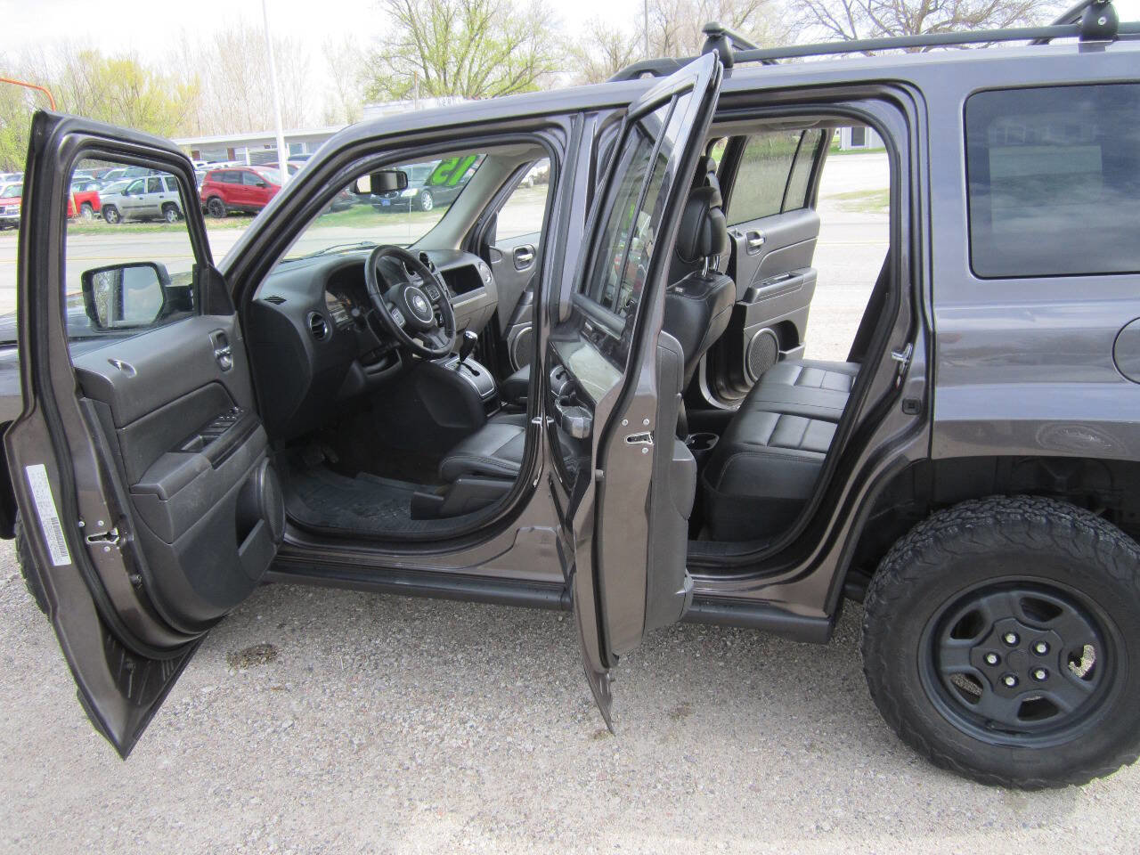 Used 2015 Jeep Patriot High Altitude image 9