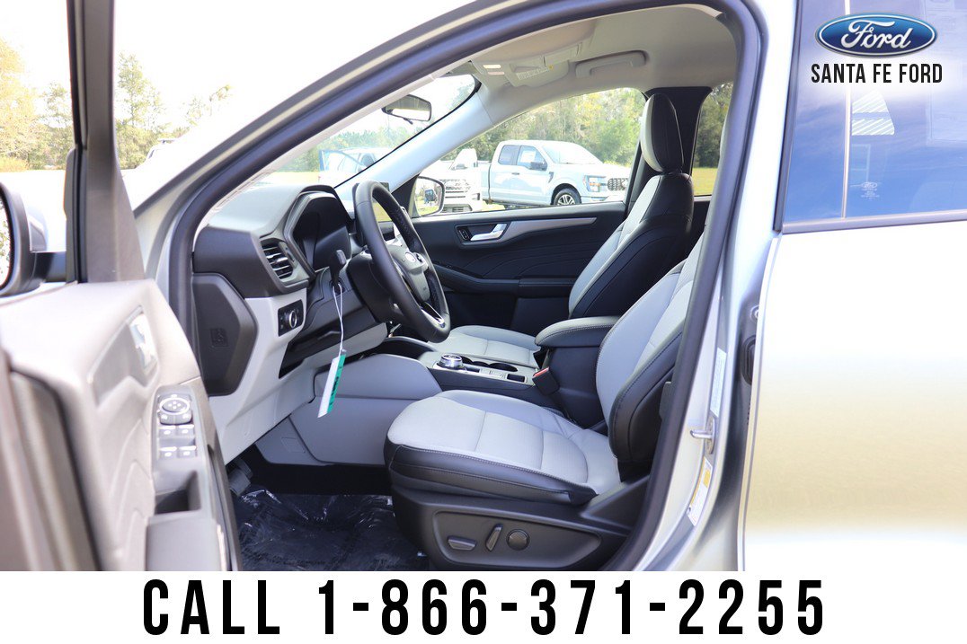New 2023 Ford Escape SE image 20