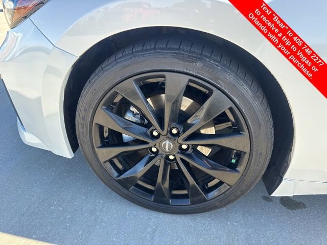 Used 2023 Nissan Maxima SR w/ Sport Mat Group image 9