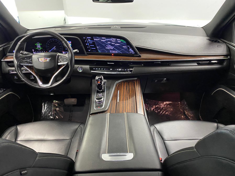 Used 2023 Cadillac Escalade ESV Luxury image 25