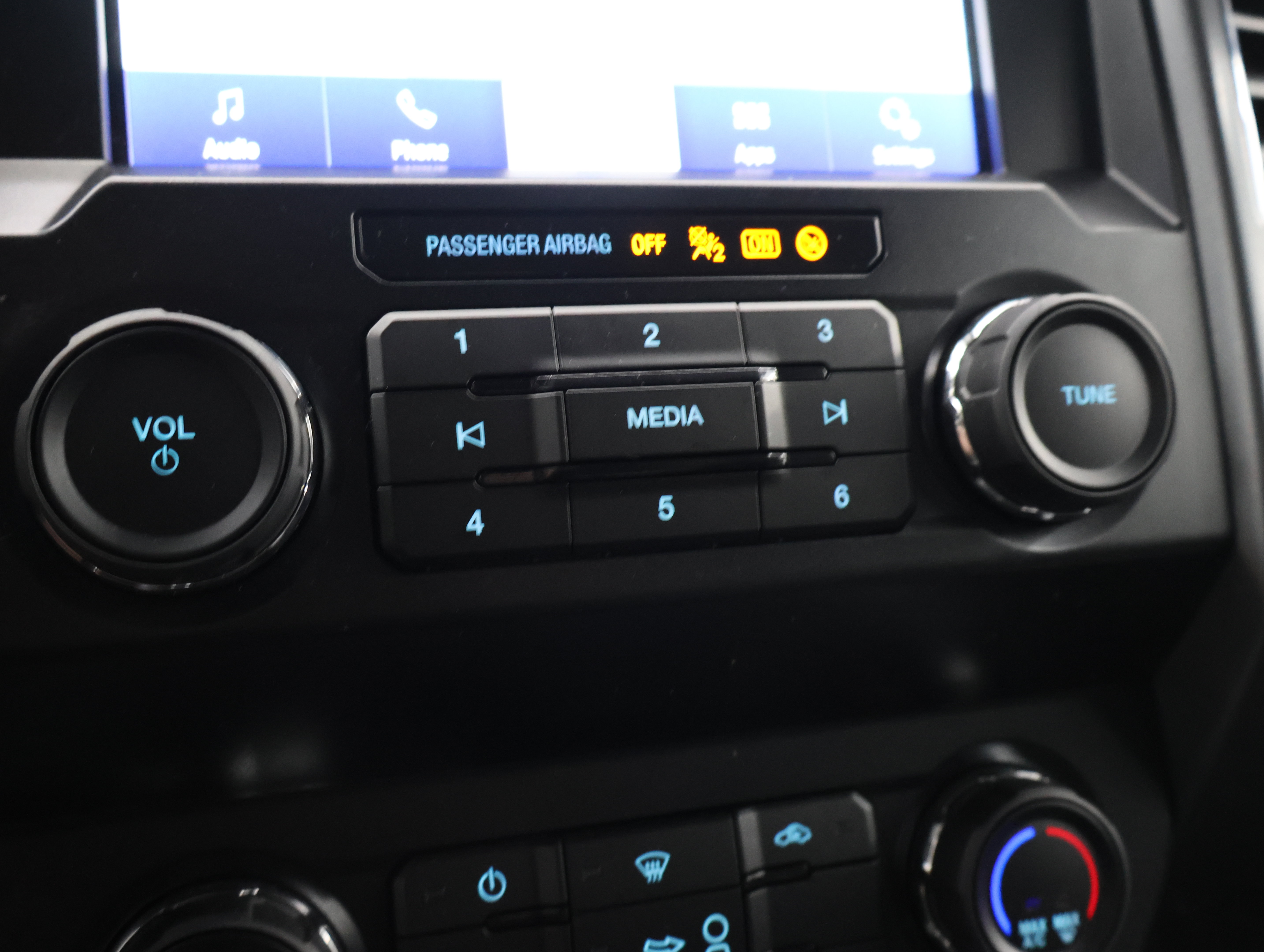 Used 2022 Ford F250 XLT w/ Black Appearance Package AWD/4WD image 47