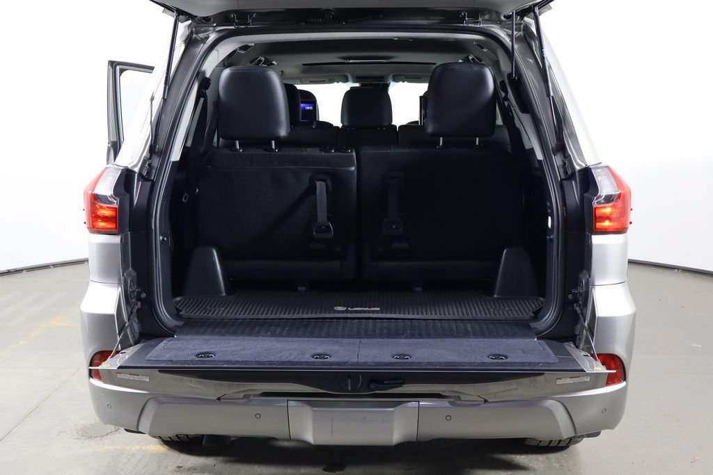 Used 2016 Lexus LX 570 4WD w/ Luxury Package image 20