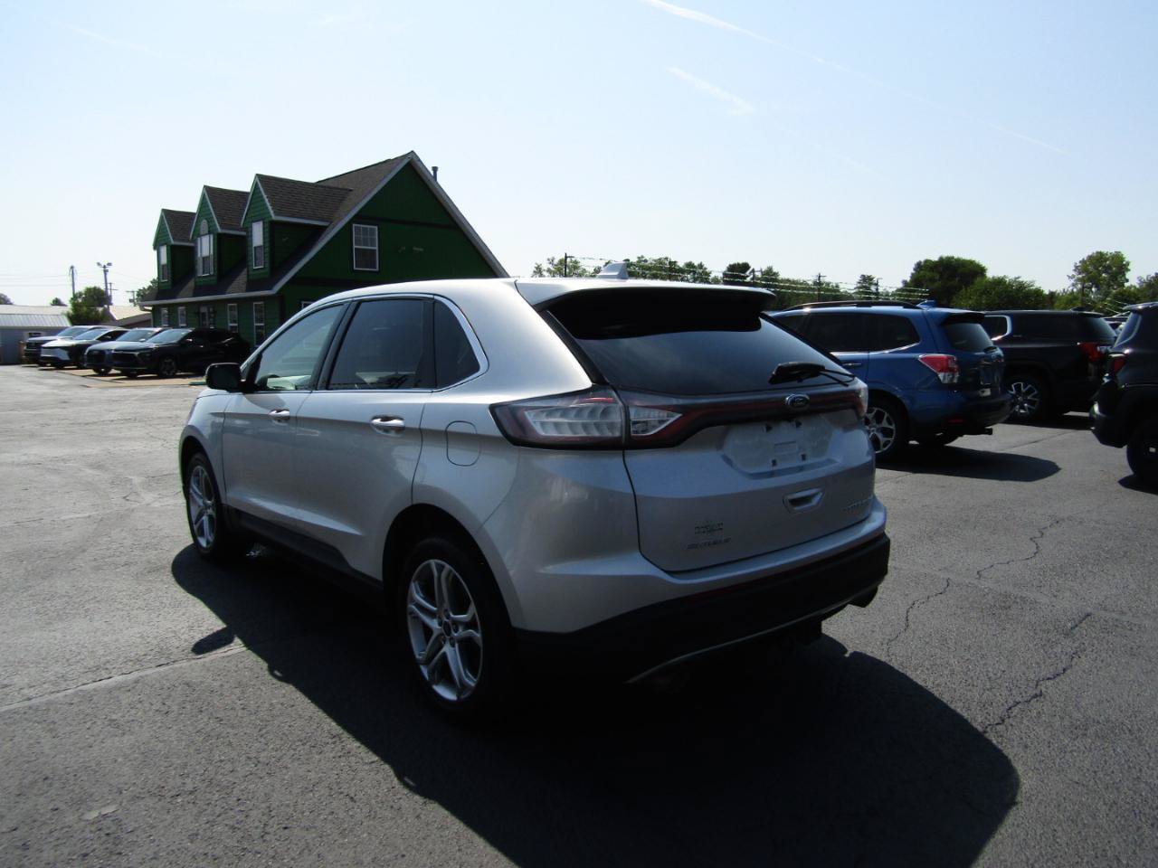 Used 2016 Ford Edge Titanium w/ Technology Package FWD image 5