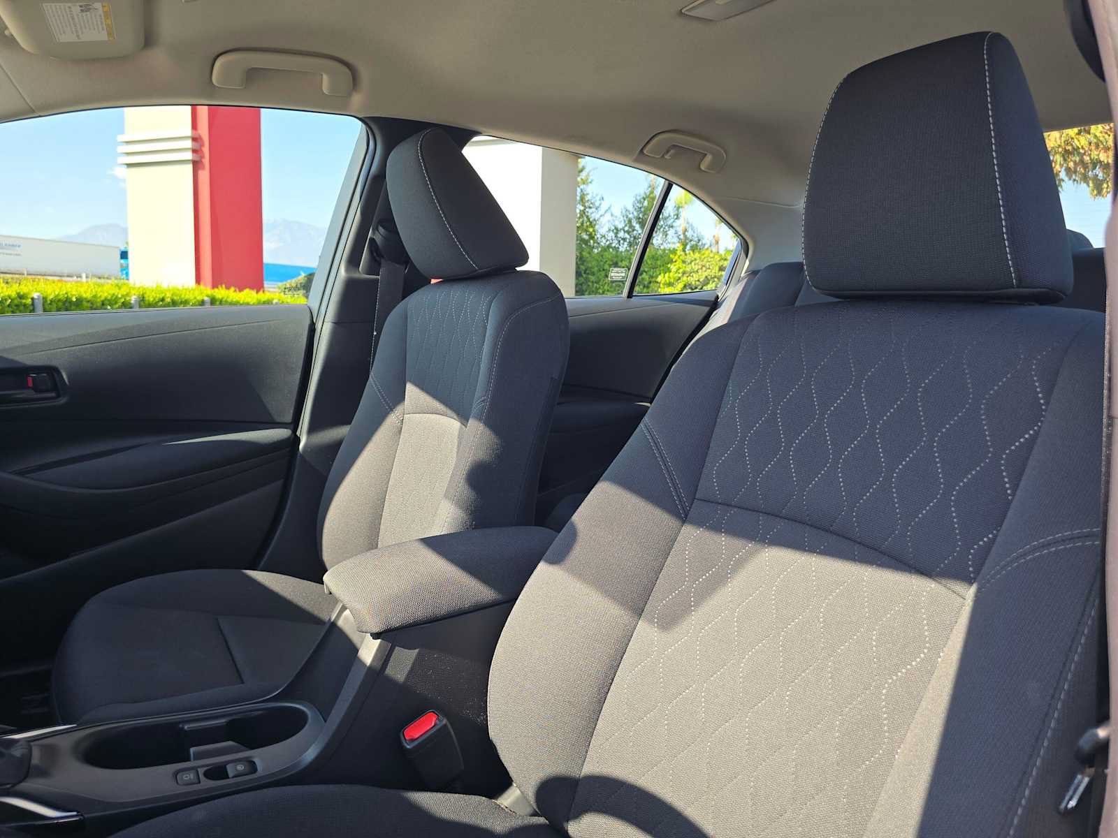 Used 2025 Toyota Corolla LE FWD image 21