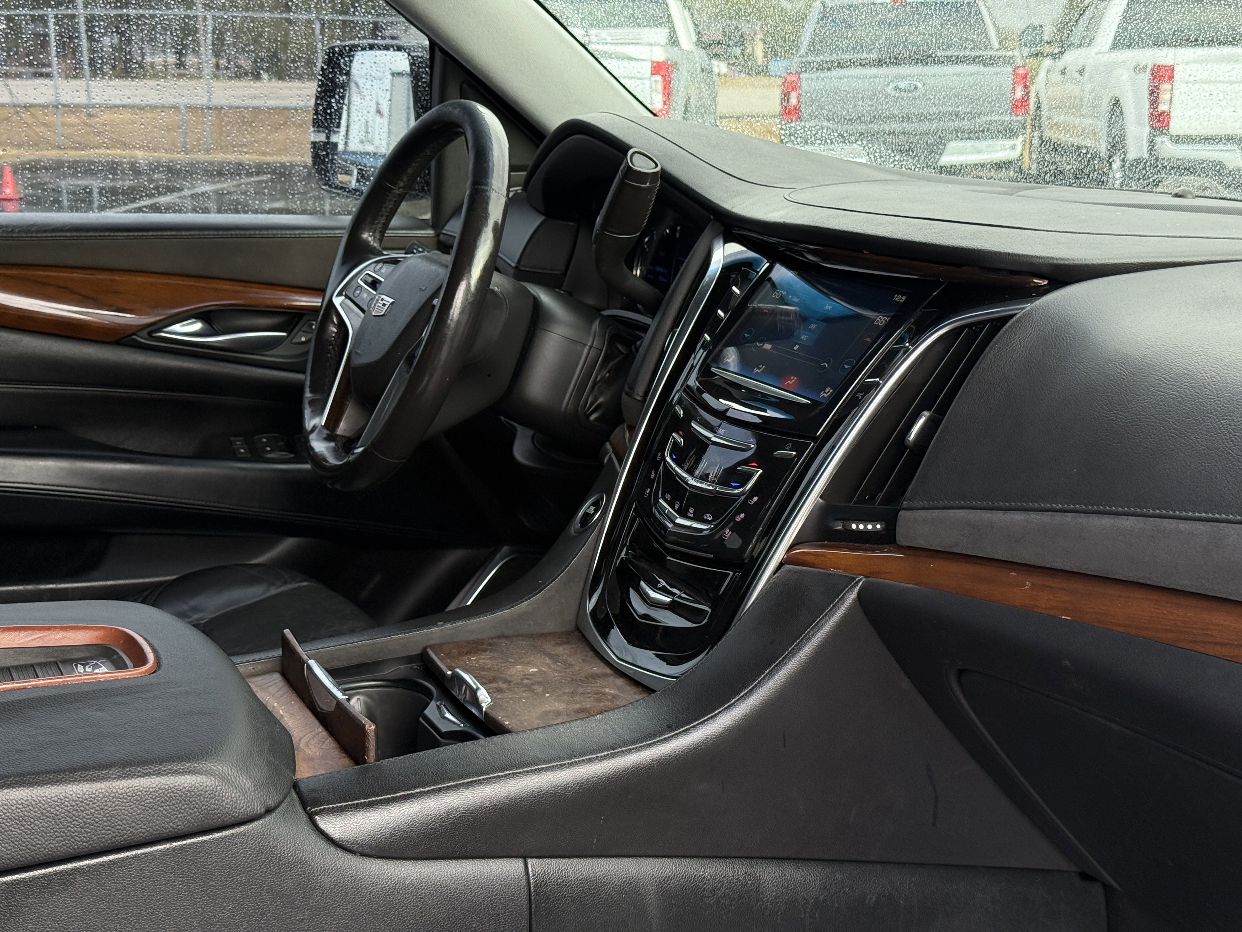 Used 2018 Cadillac Escalade ESV 2WD image 14