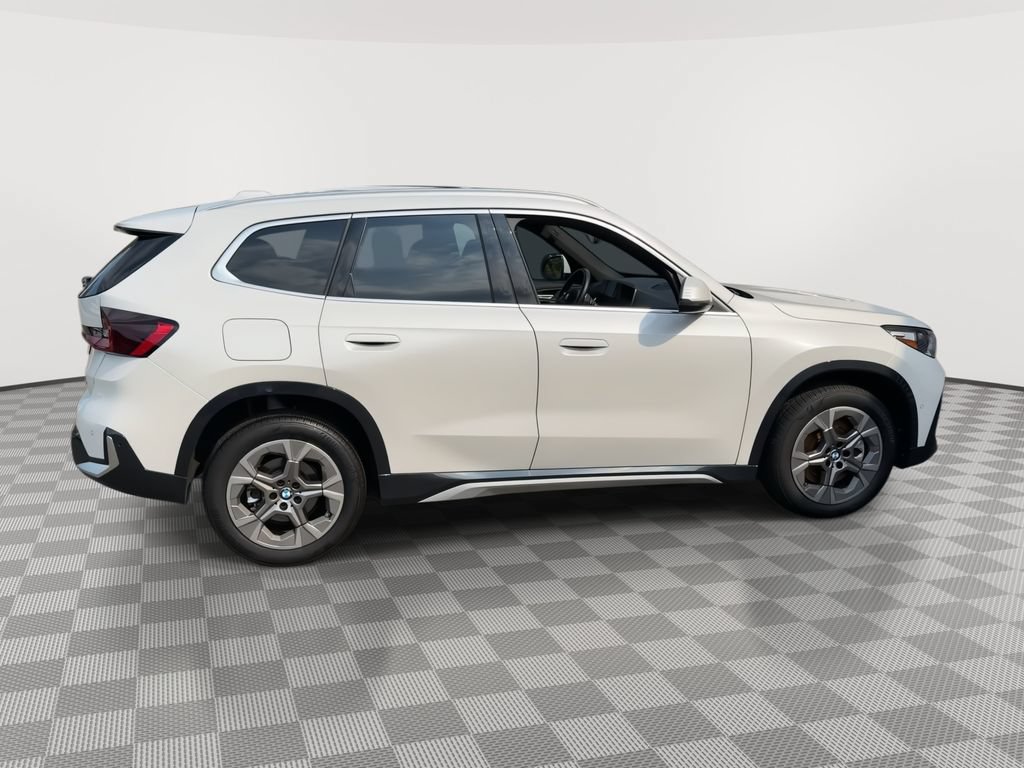 Used 2025 BMW X1 xDrive28i AWD/4WD image 9
