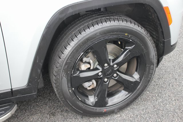 Used 2021 Jeep Grand Cherokee L Laredo image 37