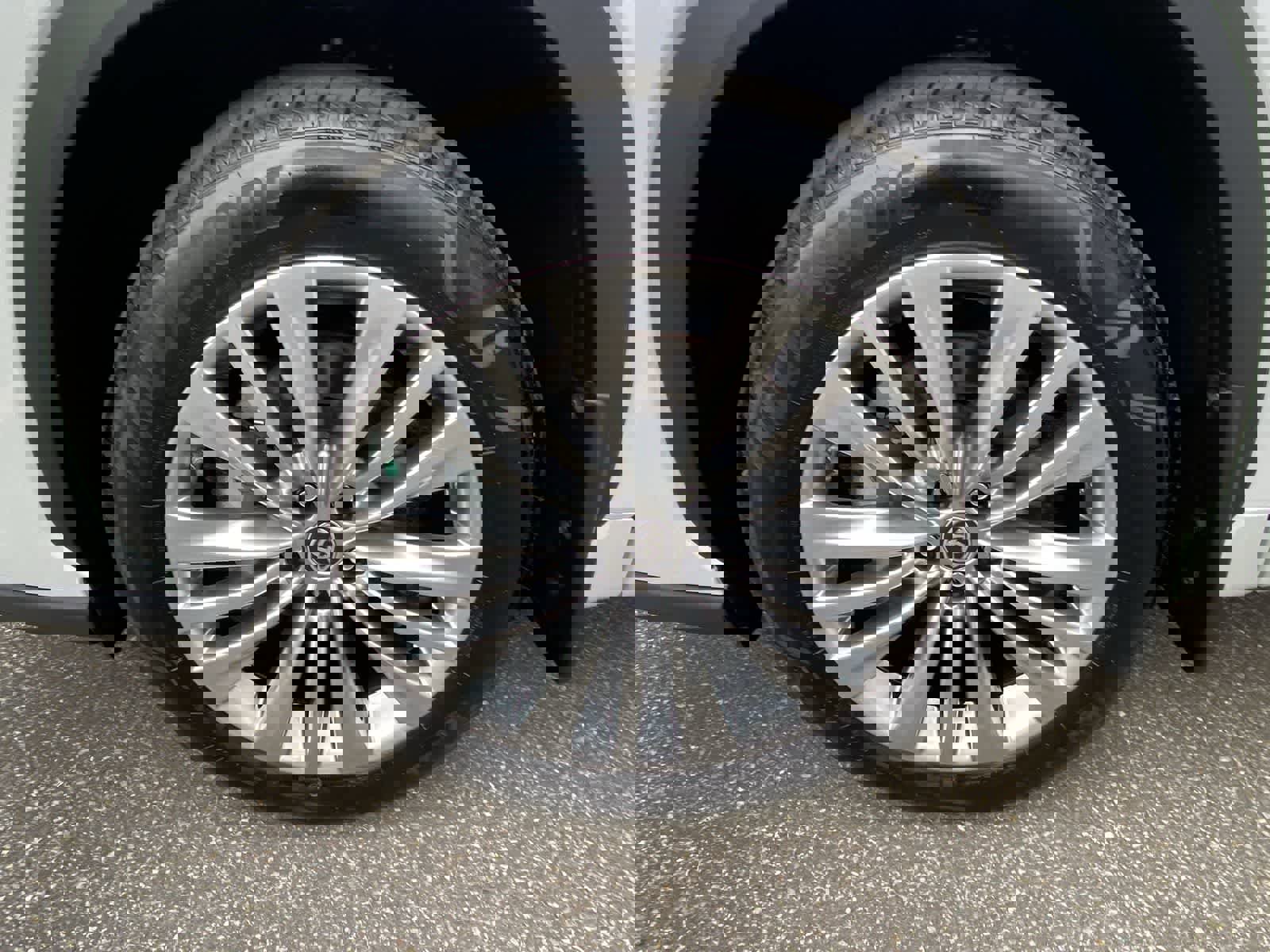 Certified 2025 Toyota Highlander Platinum image 11