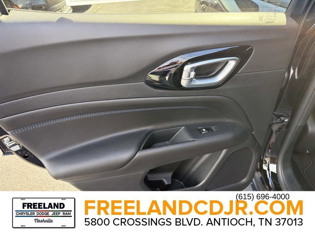 New 2026 Jeep Compass Latitude image 13