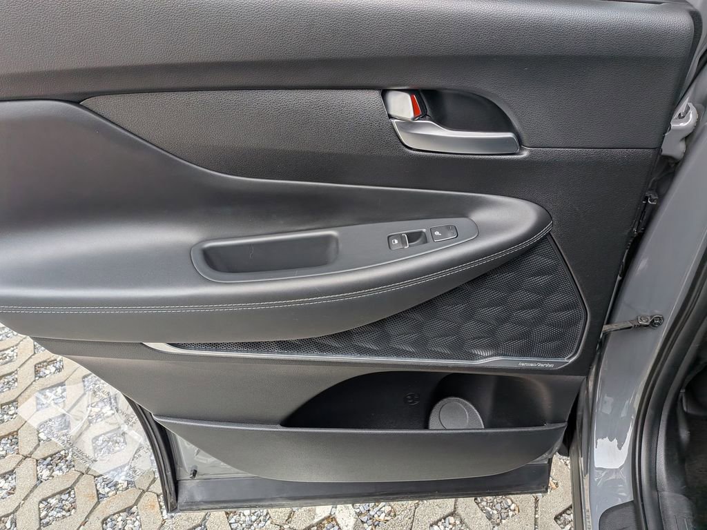 Used 2022 Hyundai Santa Fe Limited image 29