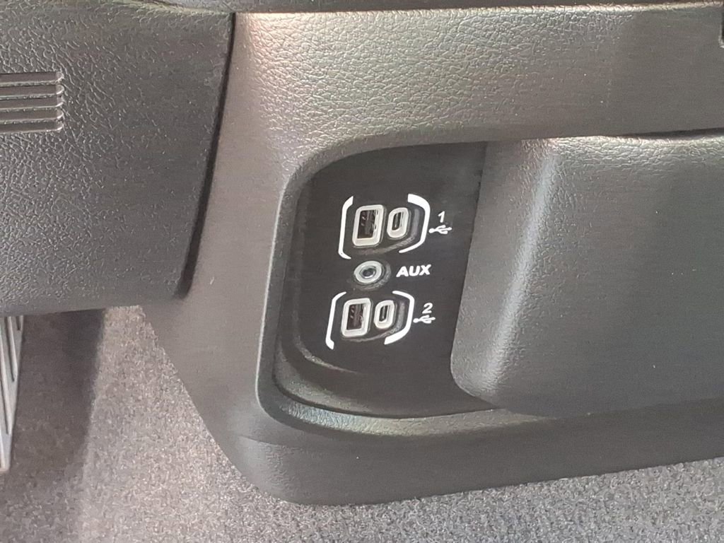 Used 2025 RAM 1500 Tradesman w/ Night Edition AWD/4WD image 18