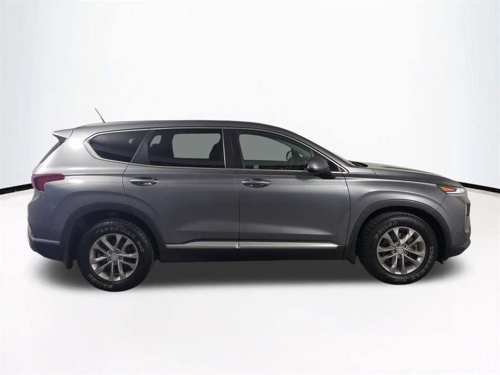 Used 2019 Hyundai Santa Fe SE image 4
