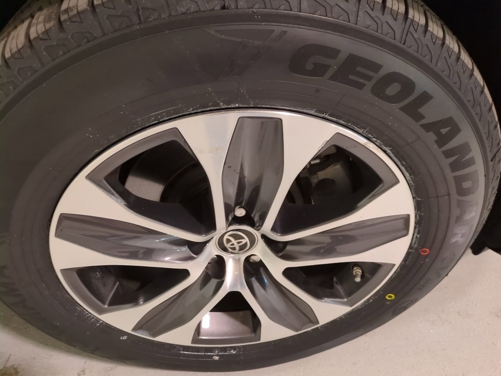 Used 2021 Toyota Highlander XLE image 20