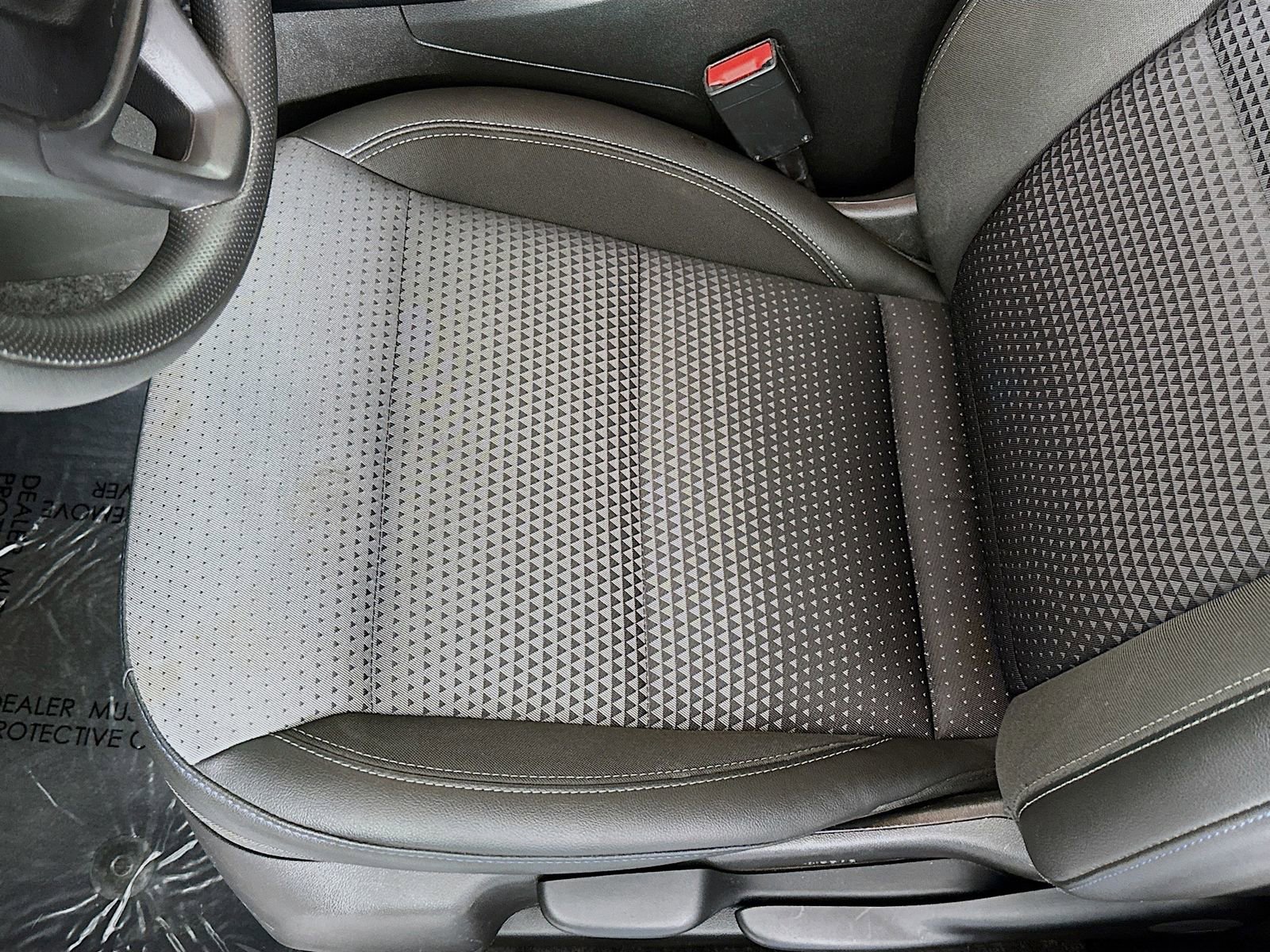 Used 2025 Chevrolet Trax LT FWD image 19