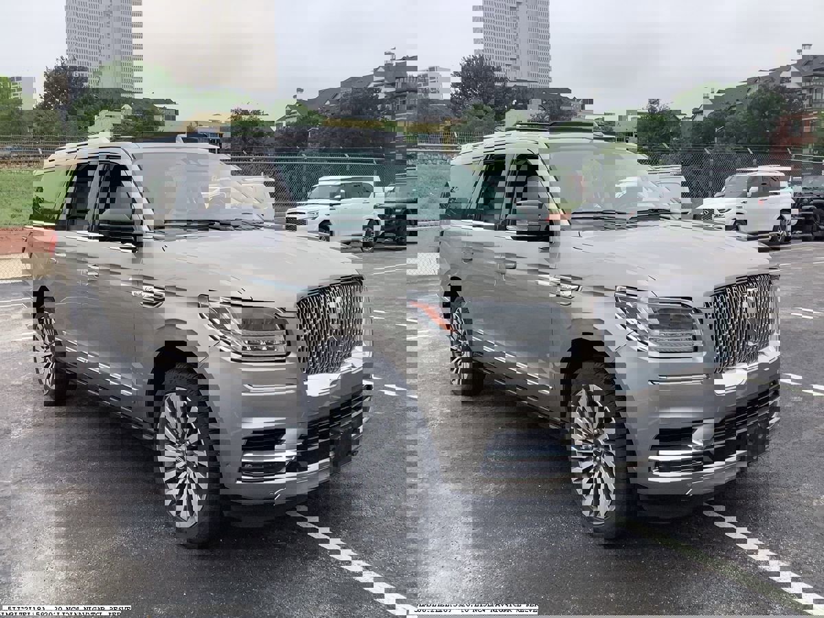 Used 2020 Lincoln Navigator L Reserve w/ Luxury Package AWD/4WD image 6